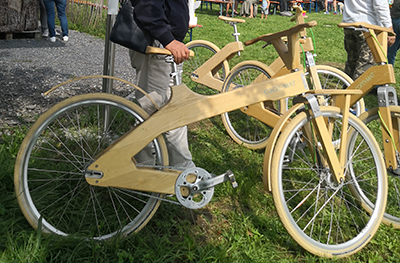 Bicycle made of paulownia wood